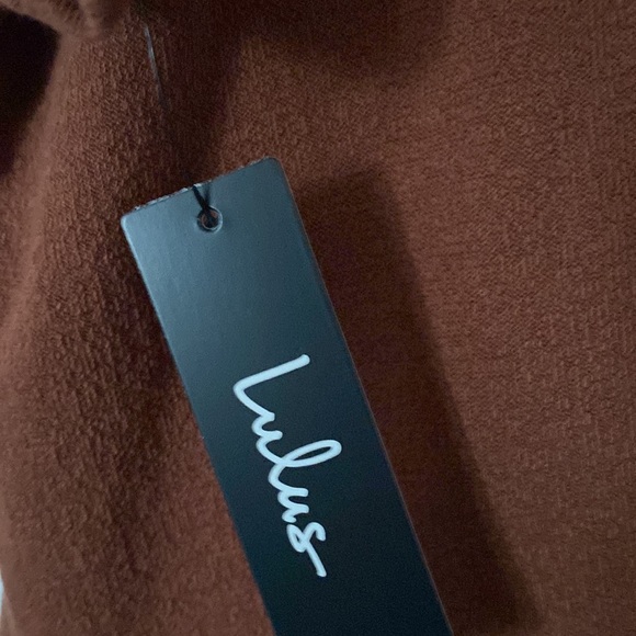 NWT Lulus back twist short sleeve tops M🤎🎃 - Picture 4 of 5